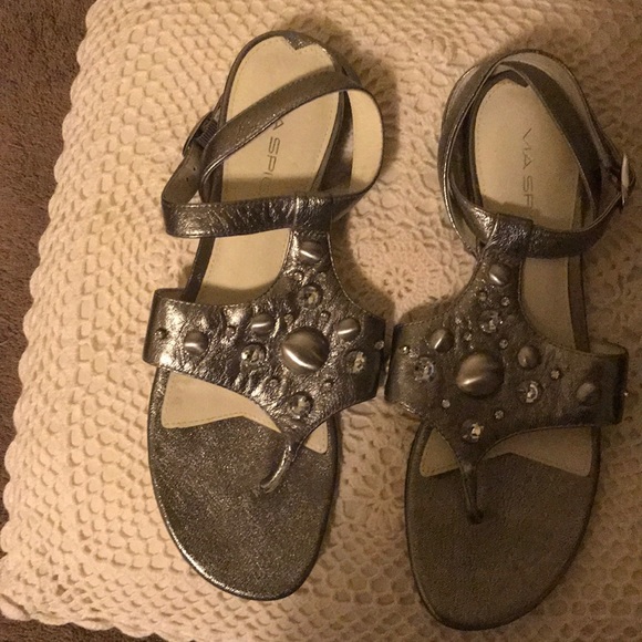 Sandals - Picture 1 of 3